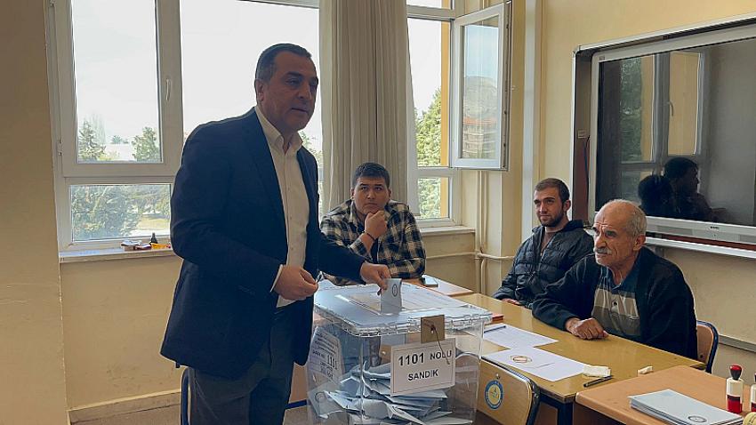 Vali Türker Öksüz: Burdur'da oy kullanımı sorunsuz başladı