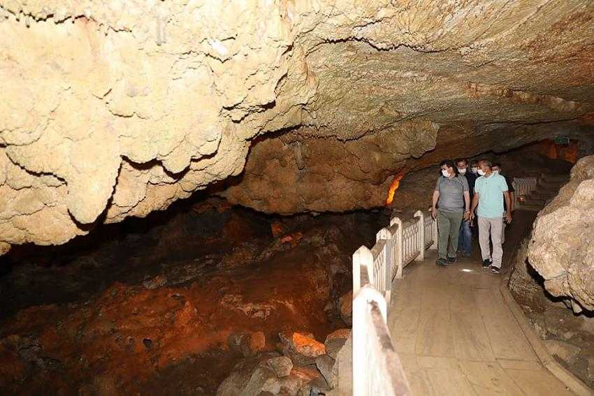 Vali Arslantaş  İNSUYU MAĞARASI ve TARİHİ KONAKLARI gezdi