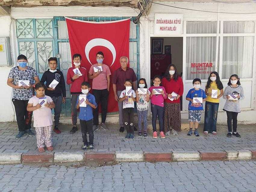 Muhtar Ay’dan örnek davranış!  Öğrencilere EBA ve Tablet desteği