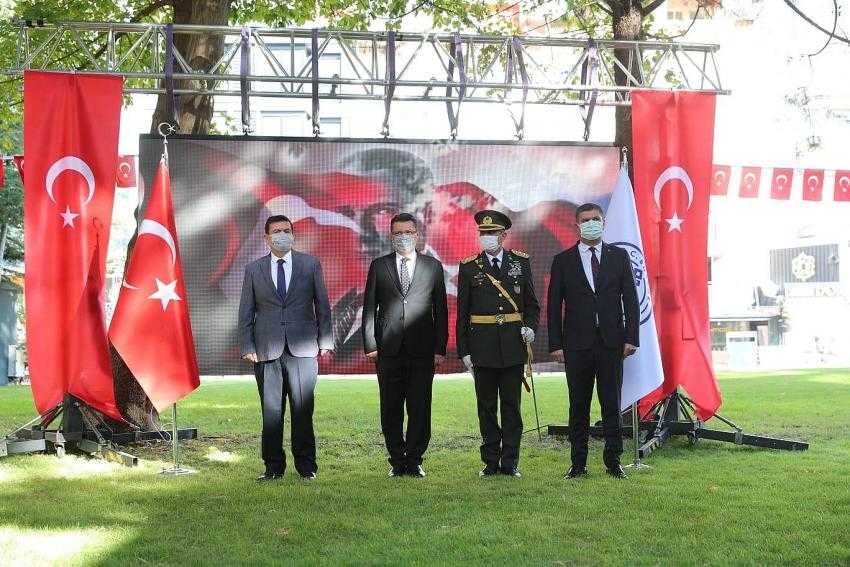 VALİ ARSLANTAŞ CUMHURİYET BAYRAMI TEBRİKLERİNİ KABUL ETTİ