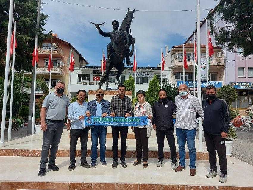 Başkan Faruk Erkan Yeşilova'da Esnafın Sorunlarını dinledi