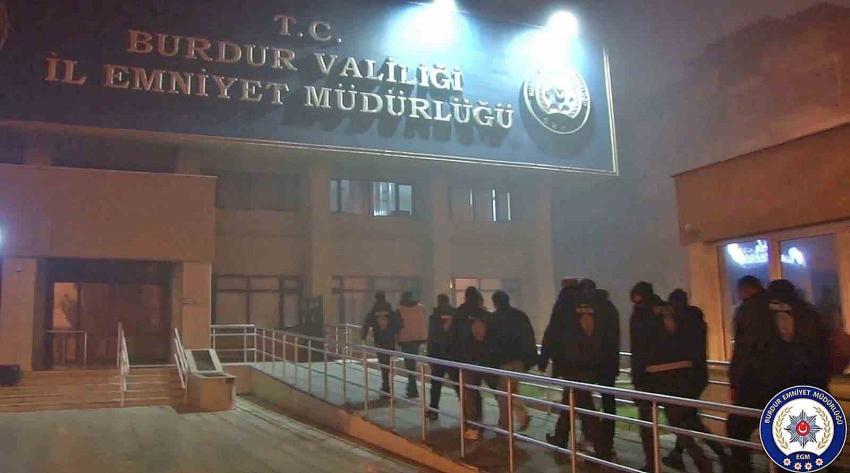 Burdur'da aranan 17 zanlı tutuklandı