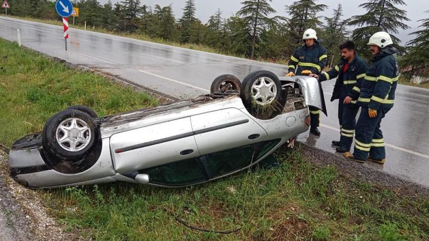 Burdur’da Takla Atan Otomobilde Sürücü Yaralandı