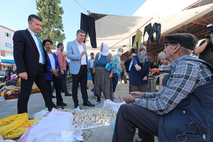 CHP BURDUR HEYETİ SALI PAZARI’NDA: “VATANDAŞIN DERDİ PAHALILIK”