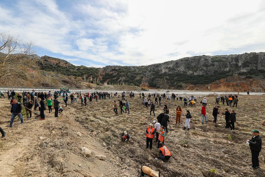 Burdur’da deprem şehitleri hatıra ormanı oluşturuldu