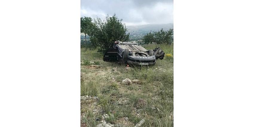 ÇAVDIR’DA TAKLA ATAN OTOMOBİLDE 3 KİŞİ YARALANDI