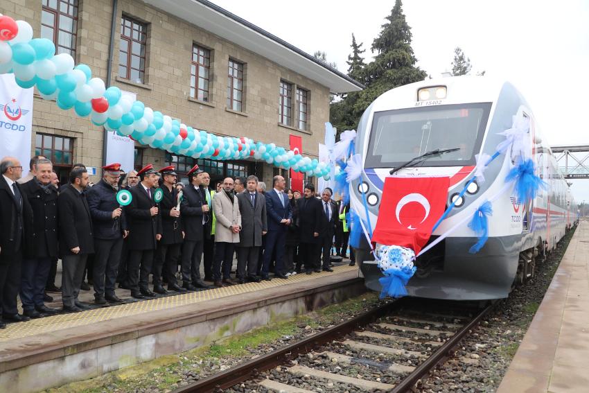 BURDUR’dan 15 yıl sonra yapılan ilk tren seferi için tören düzenlendi