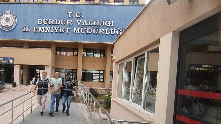 EMNİYET EKİPLERİNDEN BAŞARILI OPERASYON: 21 YIL CEZA İLE ARANAN ŞAHIS YAKALANDI