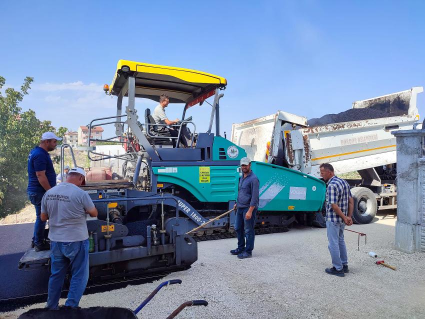 Burdur Belediyesinin Asfalt atağı devam ediyor