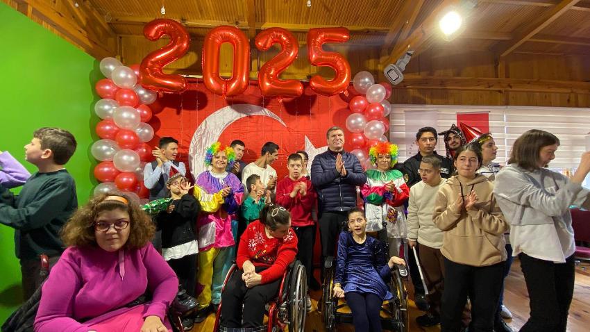 Burdur Belediyesi’nden Özel Çocuklara Yeni Yıl Neşesi