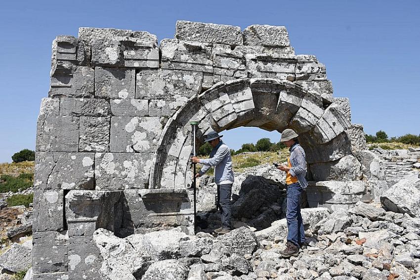 MAKÜ Arkeoloji Bölümü, Burdur’un Tarihi Dokusunu Gün Yüzüne Çıkarmaya Devam Ediyor