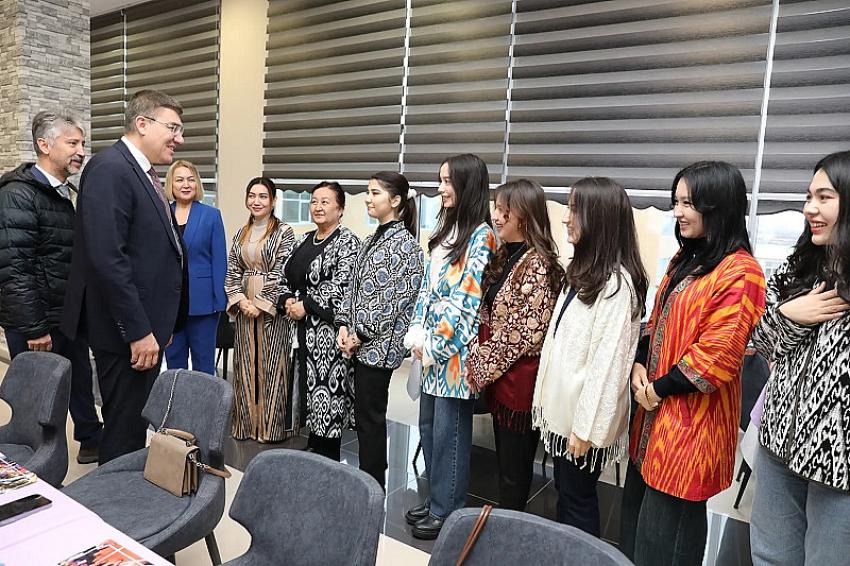 Özbekistanlı Öğrenciler MAKÜ’de Türkçe Öğreniyor