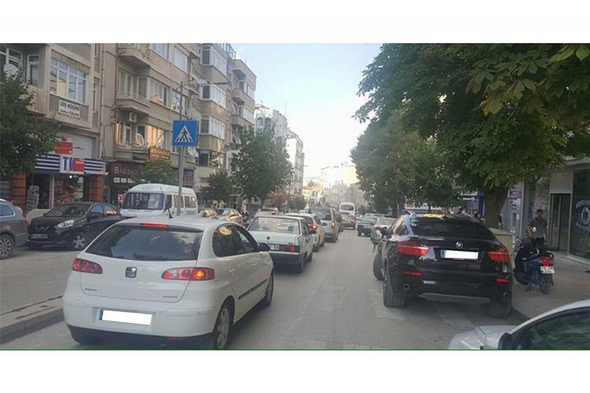 Okullar açıldı, trafik yoğunluğu başladı.