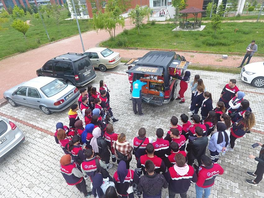 Burdur’da Acil Yardım ve Afet Yönetimi öğrencilerine uygulamalı eğitim verildi