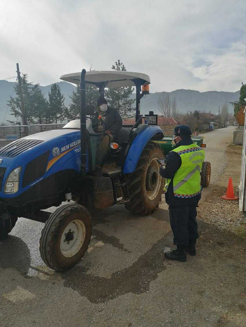 JANDARMA EKİPLERİNDEN TRAFİK UYGULAMASI