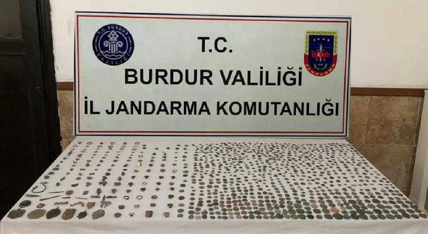 JANDARMA EKİPLERİ TARİHİ ESER KAÇAKÇILARINA GÖZ AÇTIRMIYOR