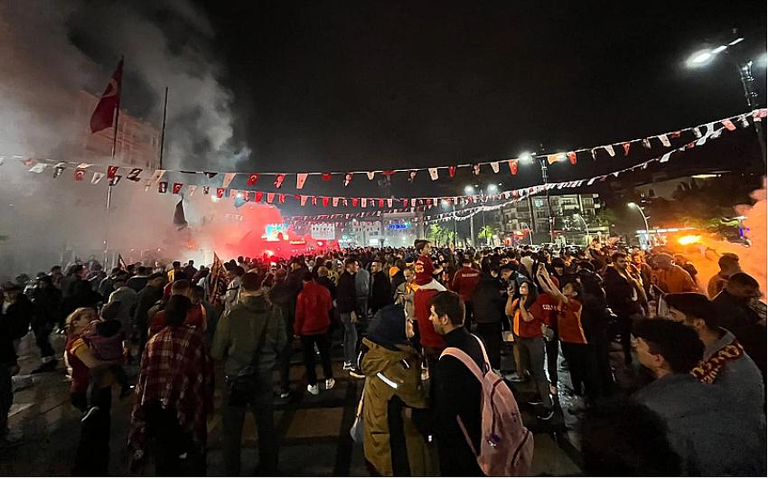 Burdur'da Şampiyonluk Coşkusu Sahalardan Meydana Taştı