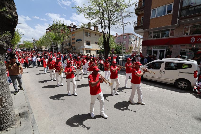 Burdur’da 23 Nisan Coşkusu Sokaklara Taştı
