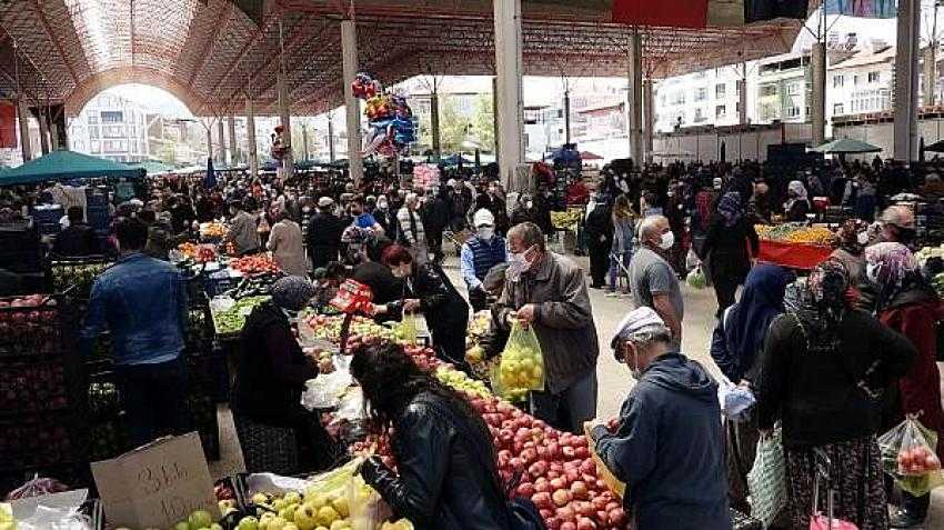 Salı Pazarında Kapanma Yoğunluğu