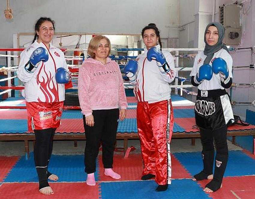 Burdur'da Kick Boks Sporu 6 kadın antrenöre emanet