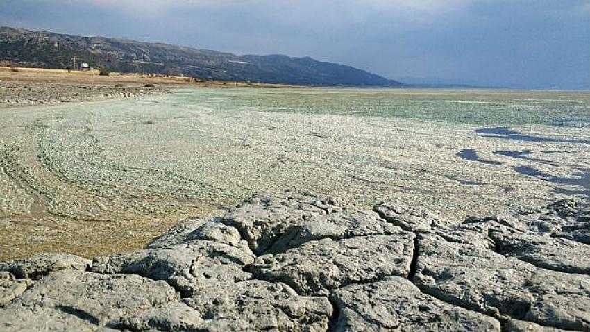 BURDUR GÖLÜ’NE BU YIL 3. ALG PATLAMASI