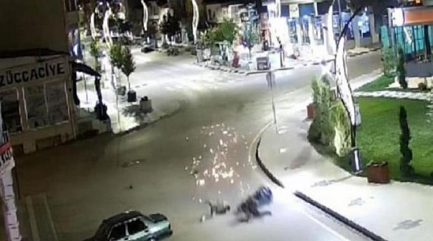 Burdur’da kaldırıma çarpan motosiklet 100 metre sürüklendi