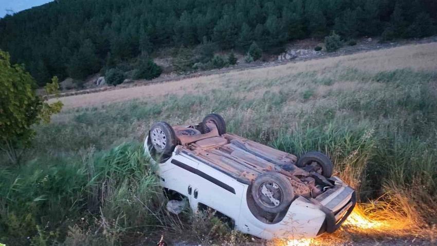 Burdur’da otomobil şarampole yuvarlandı: 1 yaralı