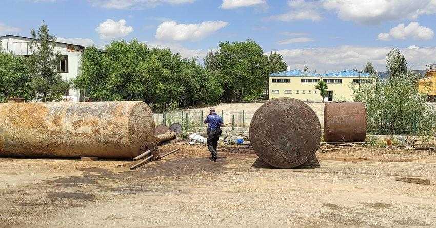 KAYNAK YAPILIRKEN TANKER PATLADI : 1 YARALI