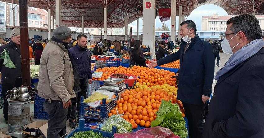 CHP HEYETİ SALI PAZARI’NDA: “VATANDAŞIN ZAMLARIN ALTINDAN KALKMASI MÜMKÜN DEĞİL”