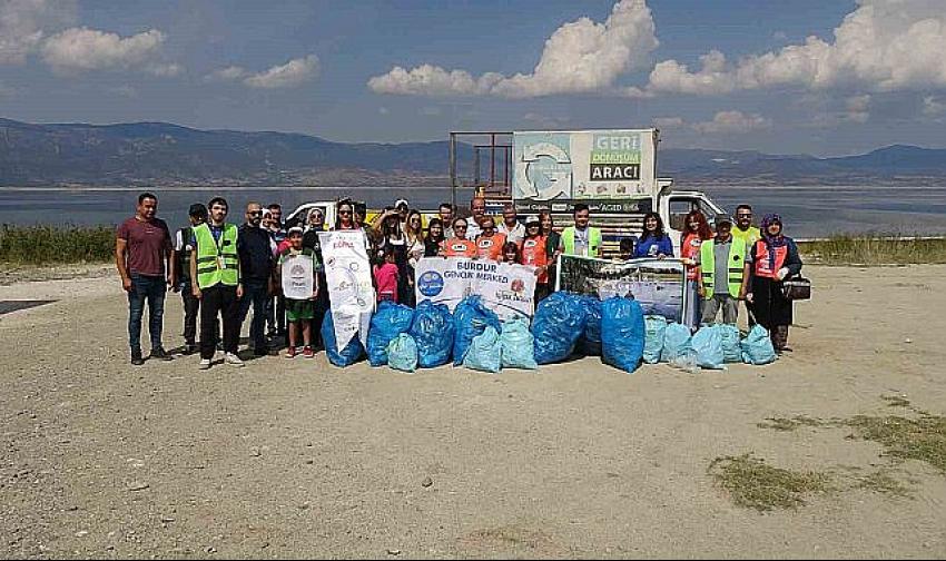 Burdur Gölünde Farkındalık için Çevre Temizliği