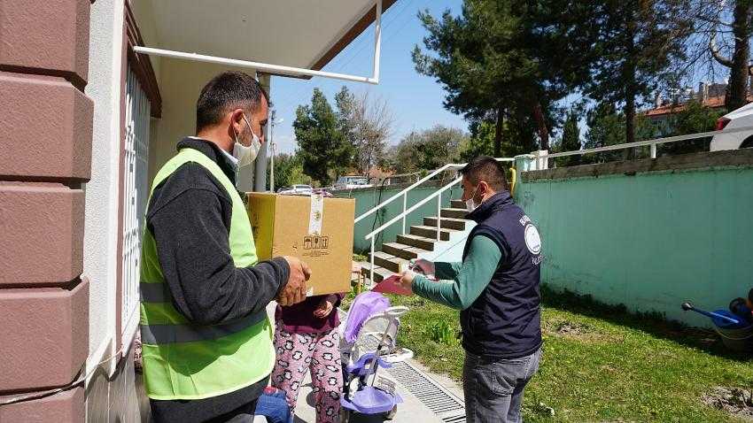 Başkan Ercengiz, Ramazan Ayı Gıda Yardım Paketleri, Valilik Vefa Sosyal Destek Grubuna teslim Etti