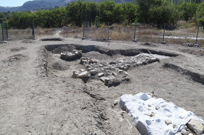 HACILAR BÜYÜK HÖYÜK’TE ÇEVRE DÜZENLEME PROJESİ HAYATA GEÇİRİLECEK