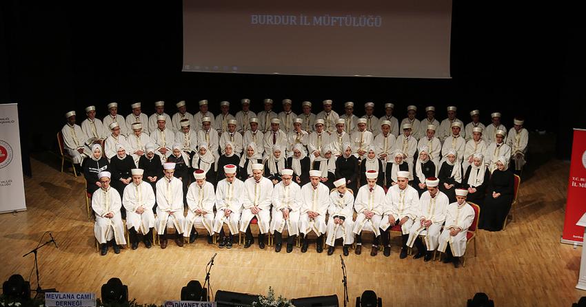 BURDUR’DA HAFIZLIĞINI TAMAMLAYAN 69 ÖĞRENCİYE BELGE VERİLDİ