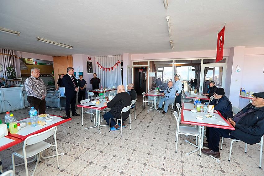 Başkan Ercengiz’den Huzurevi sakinlerine yeni yıl ziyareti