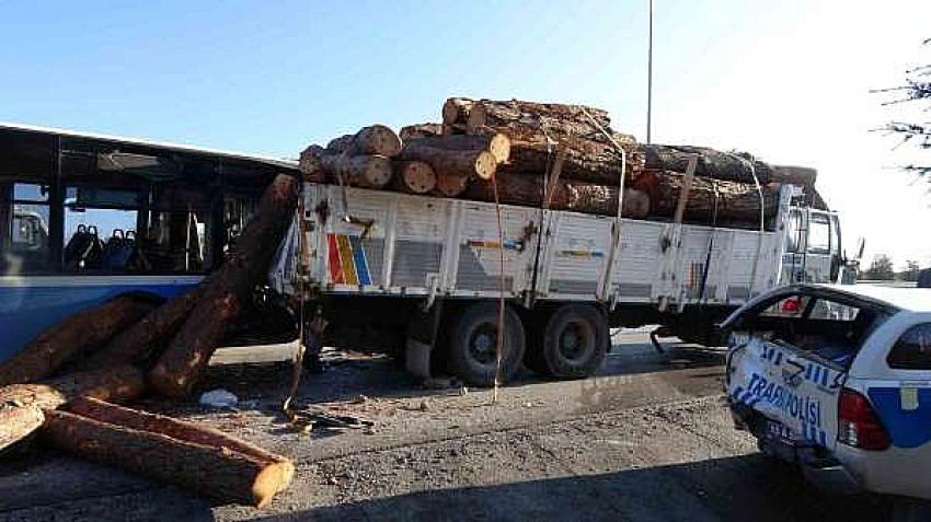 MAKÜ Yolunda Zincirleme Kazanın Detayları Belli Oldu