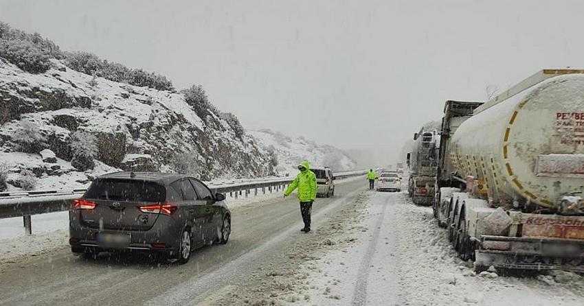 BURDUR’DA ETKİLİ KAR YAĞIŞI