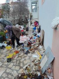 Çöp Ev Belediye Ekipleri Tarafından Temizlendi