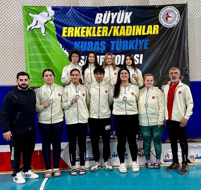 Burdur’un Kadın Sporcularından 6 Madalya Birden!