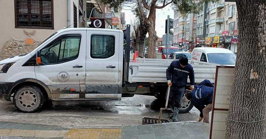 YAĞIŞLAR ÖNCESİ MAZGALLAR TEMİZLENİYOR