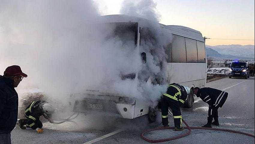 Öğrenci servisinde çıkan yangın ucuz atlatıldı.