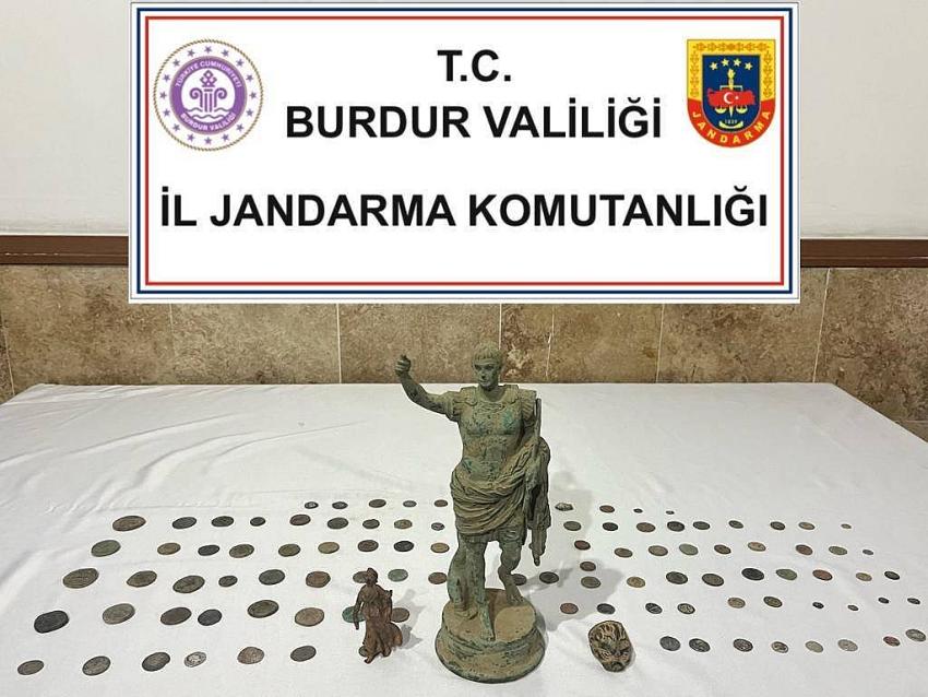 JANDARMA EKİPLERİNDEN TARİHİ ESER OPERASYONU, ÇOK SAYIDA ESER ELE GEÇİRİLDİ