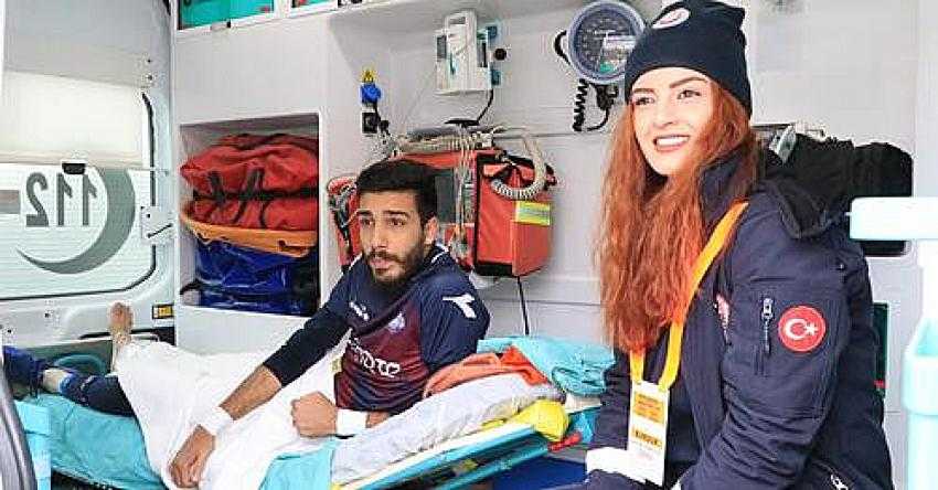 SAKATLANAN MAKÜSPOR’LU FUTBOLCU MAÇI AMBULANSTAN TAKİP ETTİ