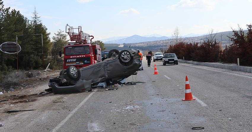 BURDUR’DA TRAFİK KAZASI CAN ALDI