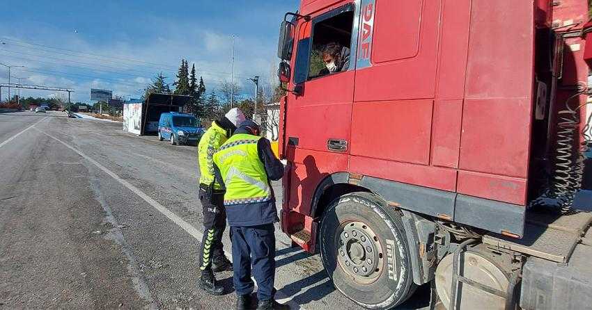 BURDUR’DA 49 ARAÇ TRAFİKTEN MEN EDİLDİ