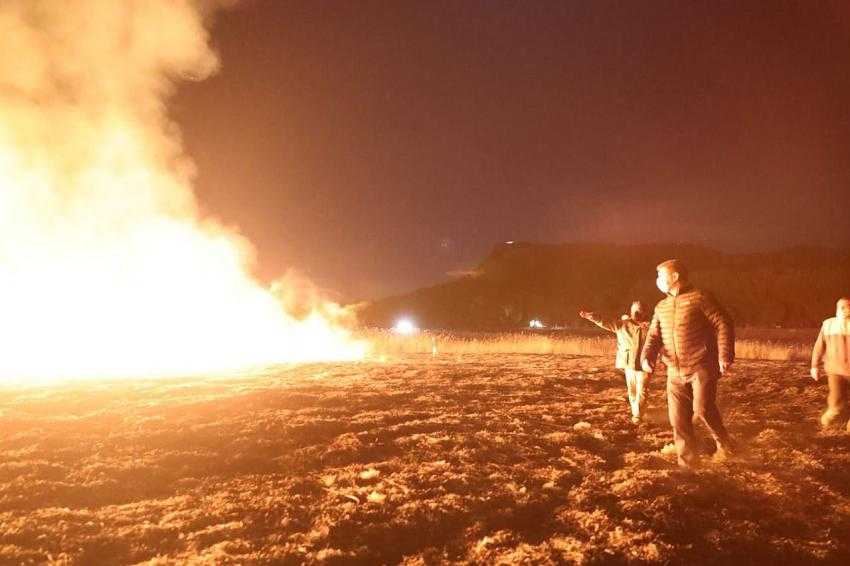 Sazlıklarda başlayan yangında Başkan Ercengiz bizzat koordinasyon yürüttü