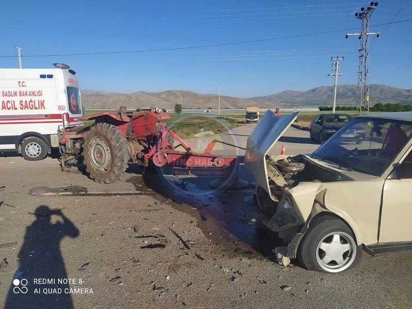 Tefenni'de Trafik Kazası 1'inin Ayağı Kesildi 2 Yaralı