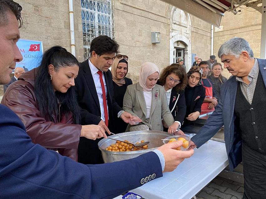 Ulu Camii'de 24 Kasım İçin Lokma İkramı Yapıldı