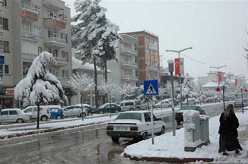 Bucak Ağlasun ve Çeltikçi Dikkat! Meteorolojiden Kar ve Buzlanma Uyarısı